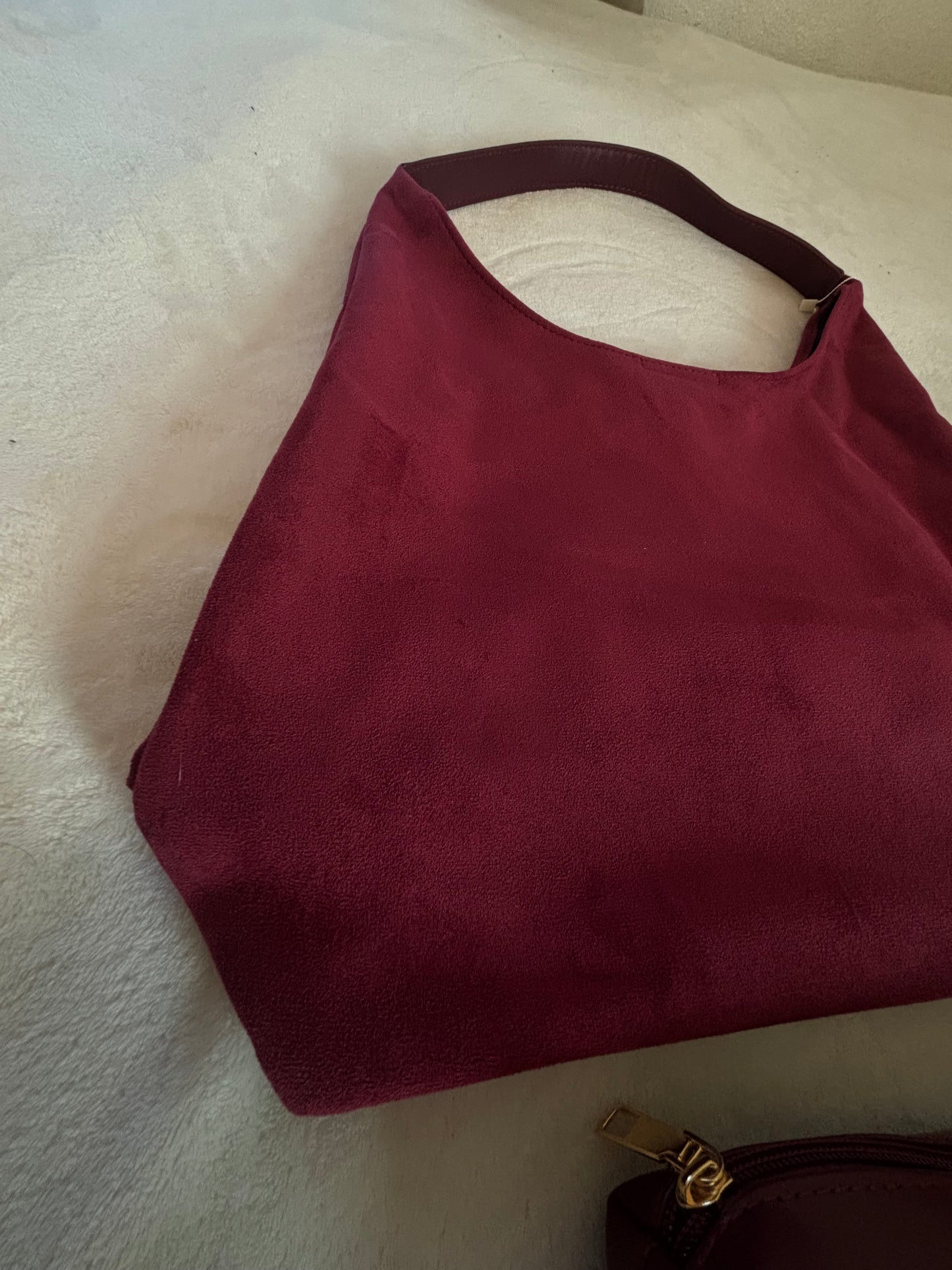Suede Bag (wine)
