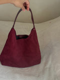 Suede Bag (wine)